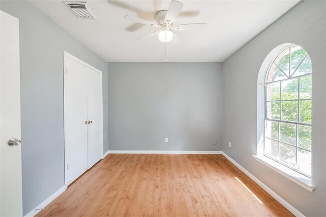 Building Photo - 10822 White Oak Bend Dr