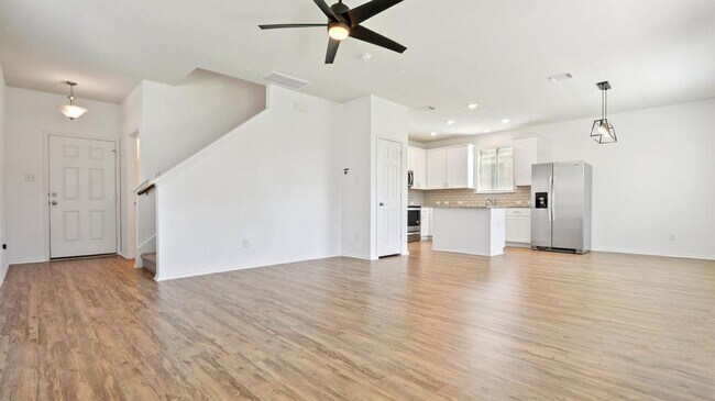 Building Photo - 141 Miracle Dr