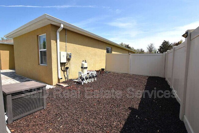 Building Photo - 1977 Wind Meadows Dr