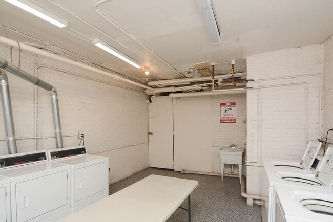 Building Photo - 1532 N Kedzie Ave