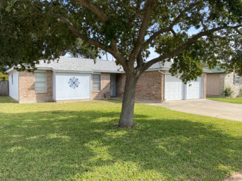 Primary Photo - 957 Bramling Cir