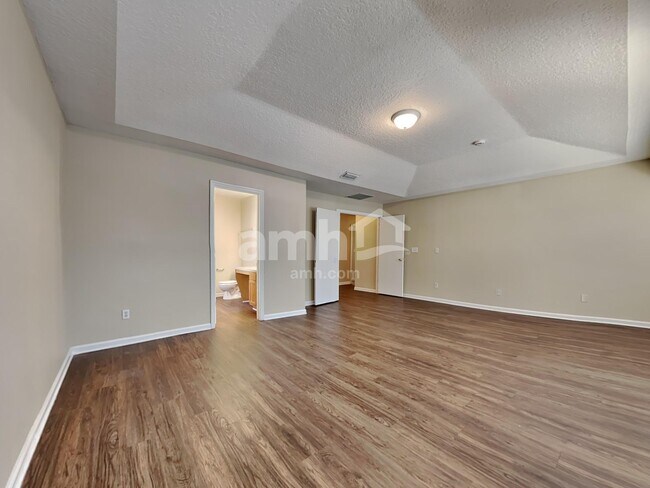 Building Photo - 1472 Redbird Creek Dr