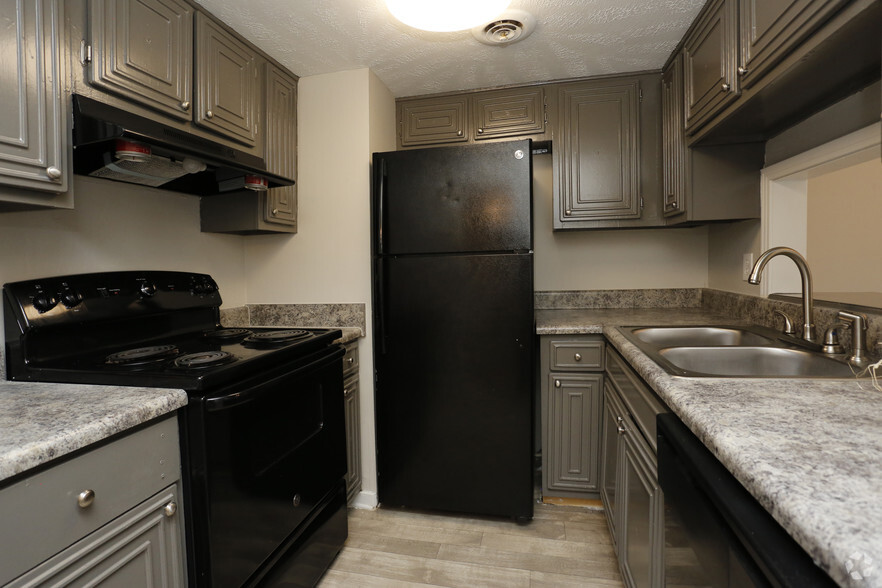 2BR,1-1/2BA - The Arlington