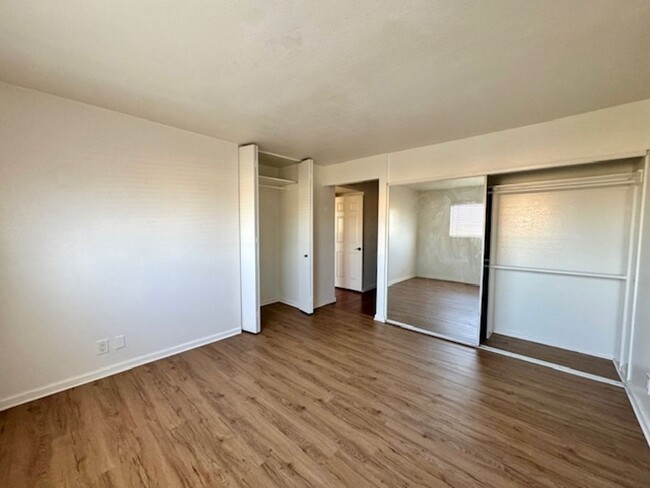 Building Photo - Central, Spacious 2-Bed Condo with Great A...