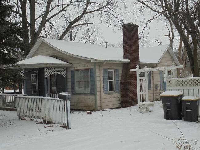 Primary Photo - 2209 Lower Huntington Rd