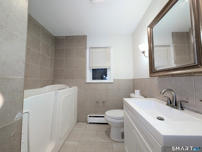 Building Photo - 186 Marigold Ave