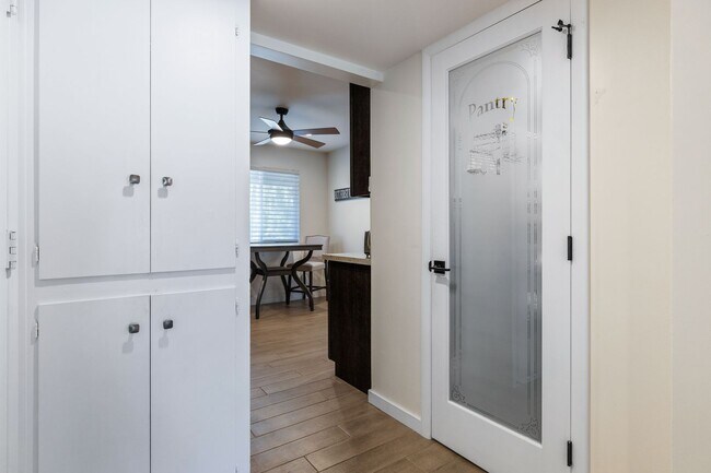 Building Photo - Cute 3 Bedroom 2 Bath In Phoenix!