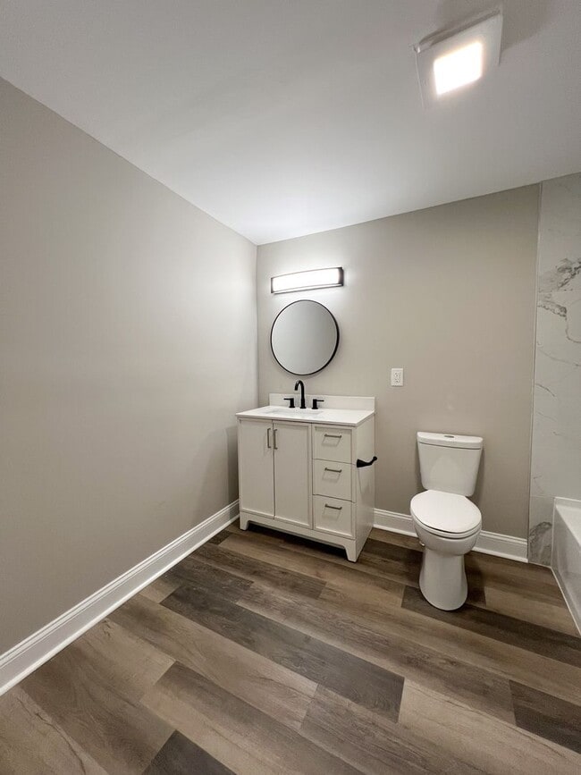 Building Photo - Renovated Home Off Madison Street – Pet Friendly!