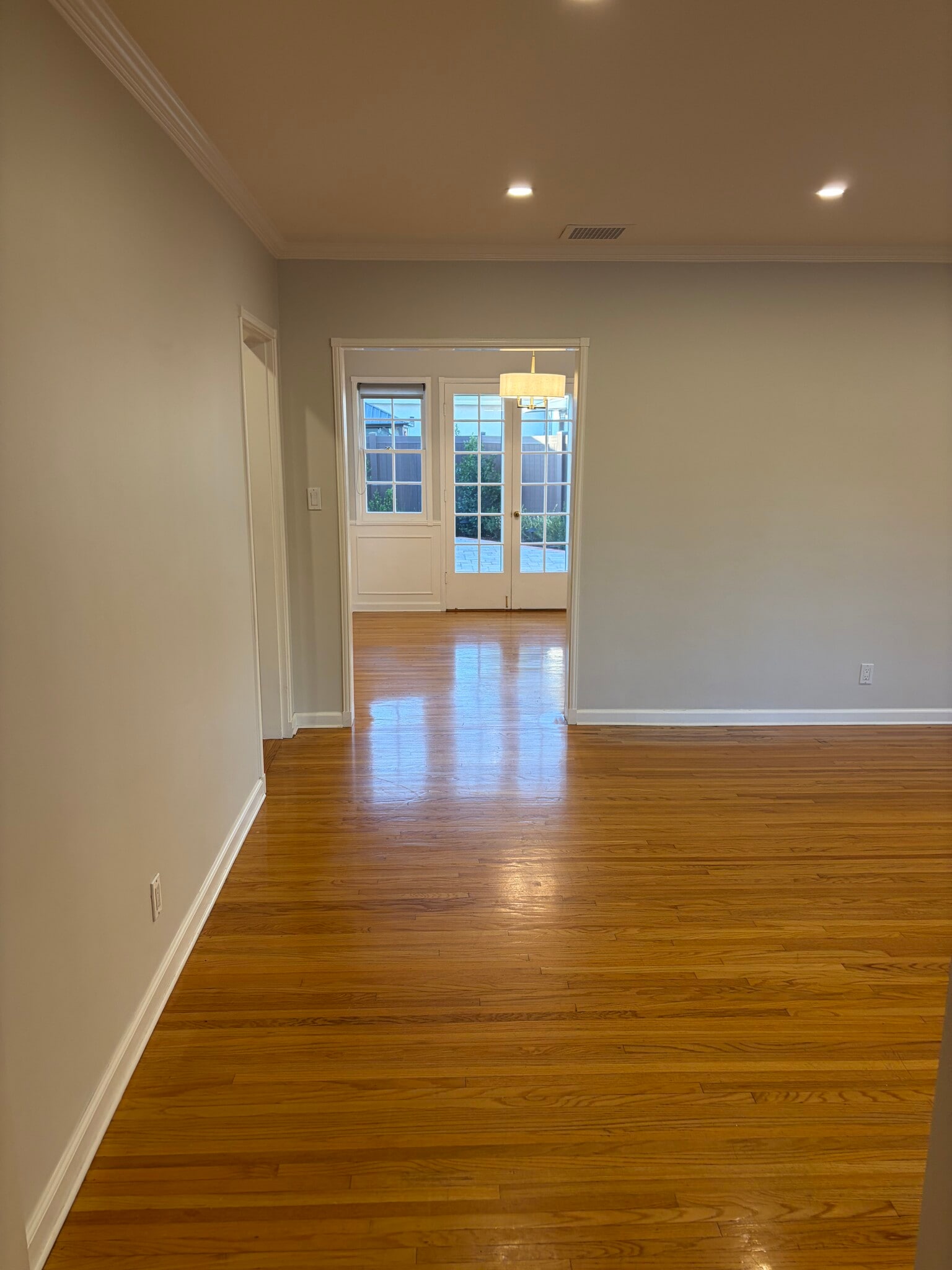 Building Photo - 851 Graynold Ave