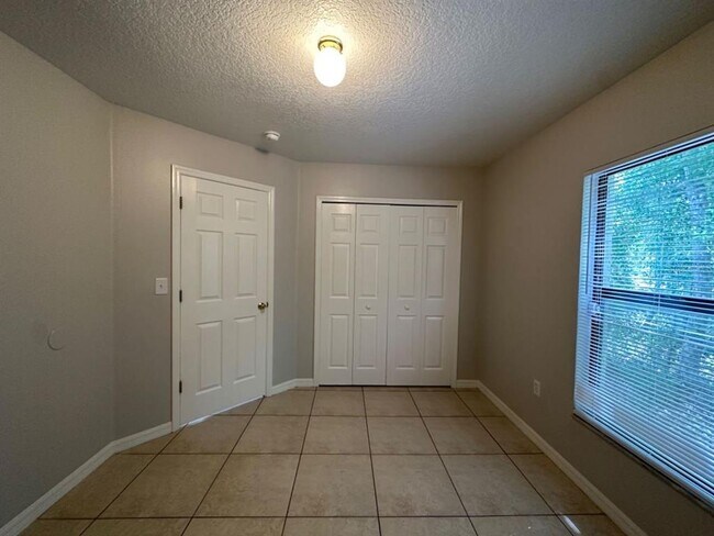Building Photo - 661 N Delmonte Ct