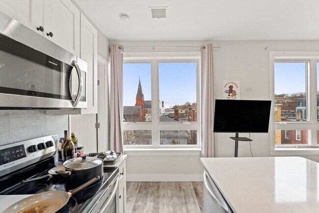 Building Photo - 1457 Tremont St