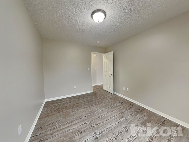 Building Photo - 1730 E Fork Dr