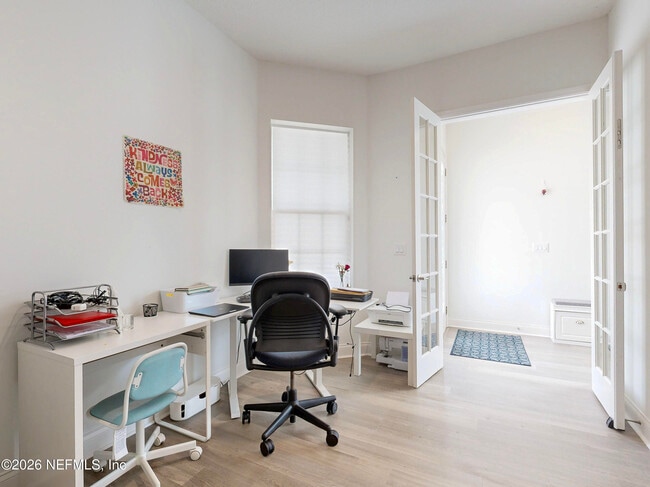 Building Photo - 121 Newfield Wy.