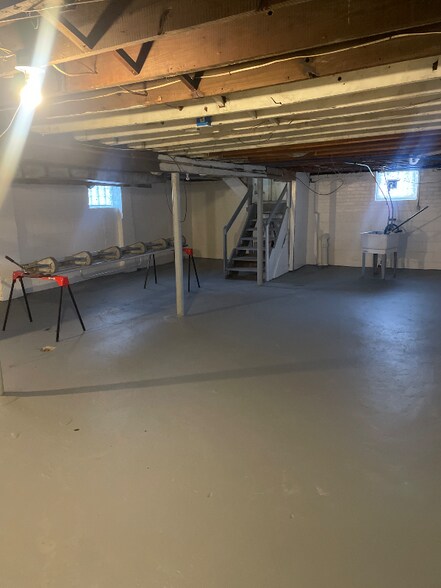 Building Photo - 15003 Ardmore St