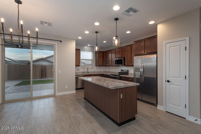 Building Photo - 14341 W Smoketree Dr