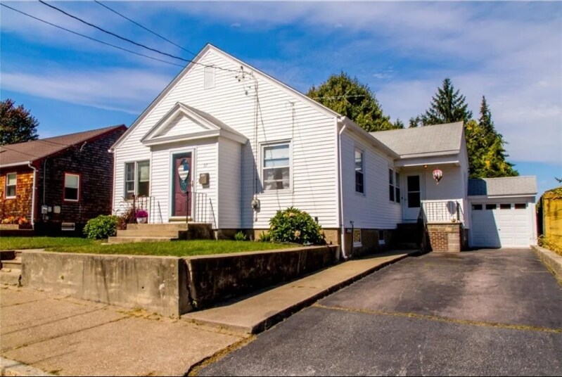 Building Photo - 57 Kennedy St
