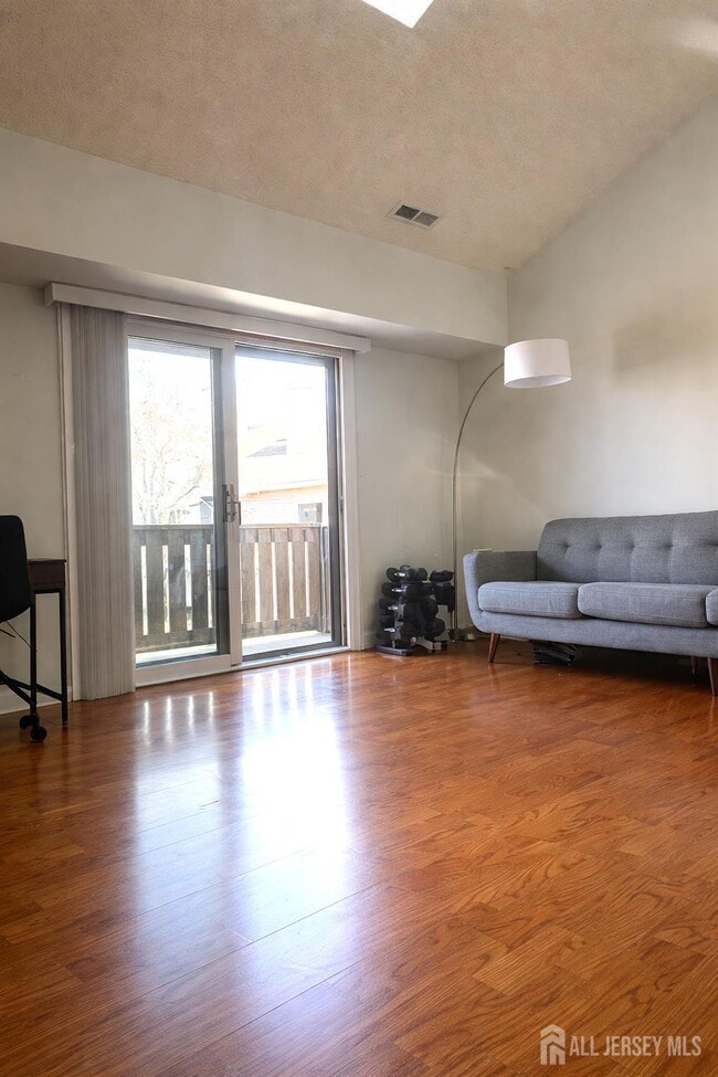 Building Photo - 4910 Ravens Crest Dr