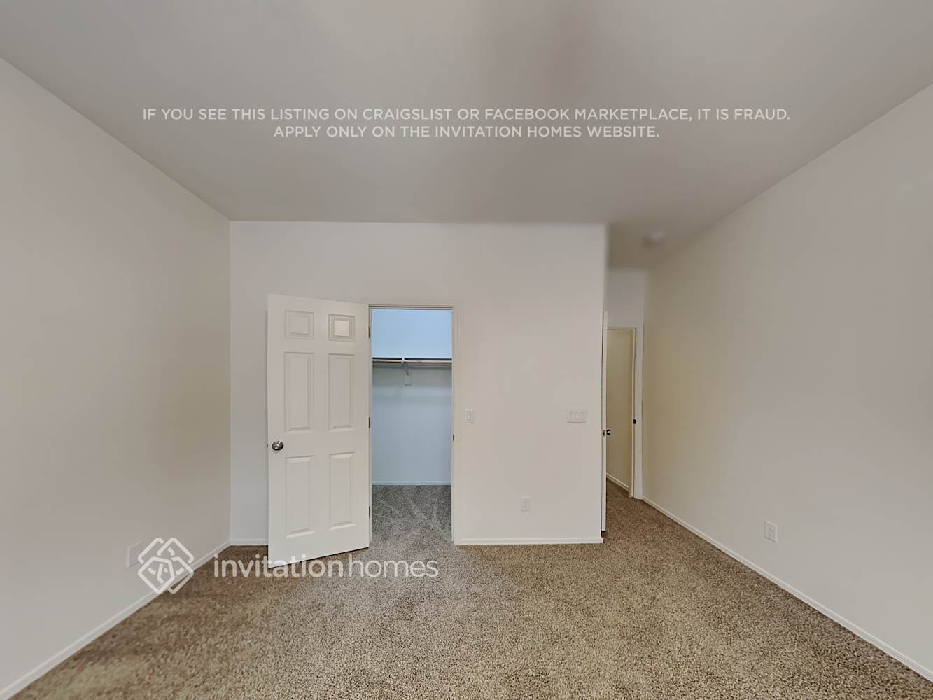 Building Photo - 10643 E Bramble Ave