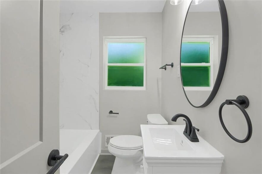 Building Photo - 2926 Monterey Dr