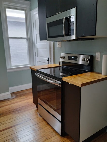 Building Photo - 503 Wallace Ave