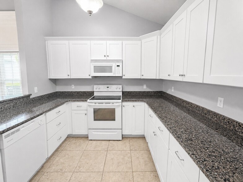Building Photo - 264 Archdale St