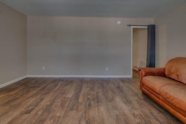 Building Photo - 4060 NW 60th St
