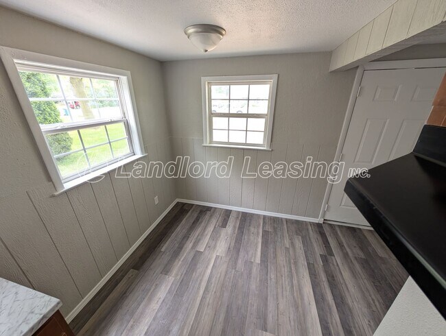 Building Photo - Completely Renovated 3-Bedroom Ranch with Detached Garage