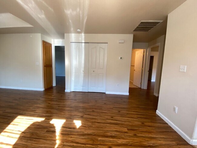 Building Photo - 2210-2214 ARLINGTON