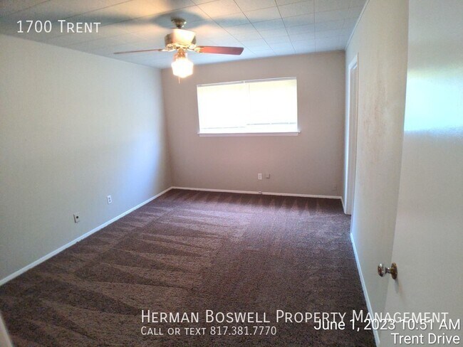 Building Photo - 1700 Trent Arlington TX 76010