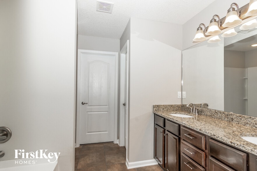 Building Photo - 4111 Sandhill Crane Terrace