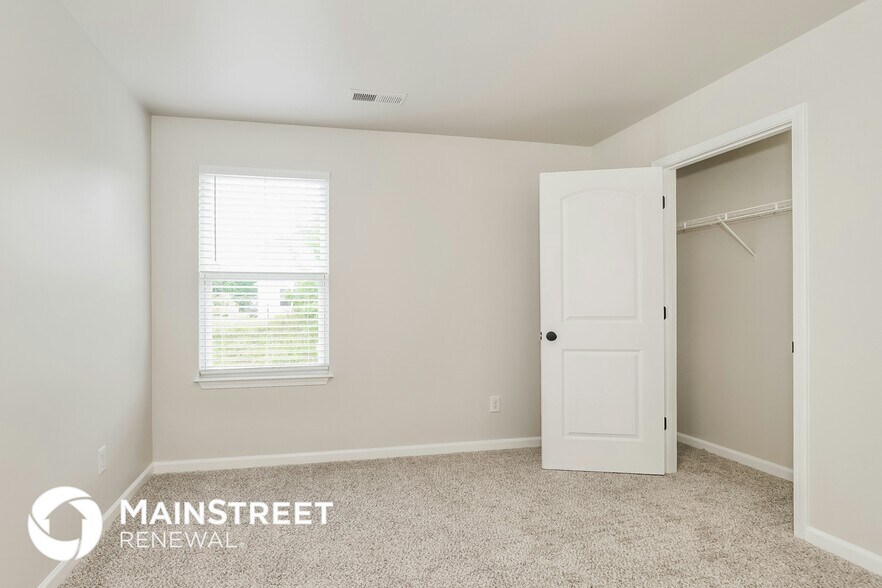Building Photo - 1086 Aster Way