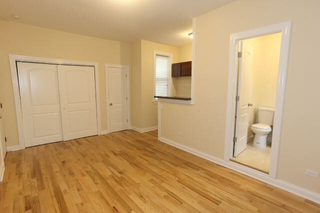 Building Photo - 4349 N Damen Ave