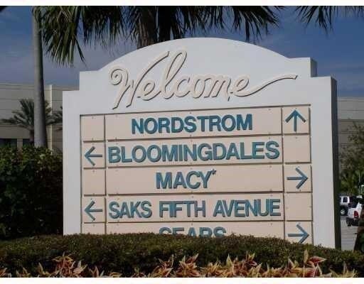 Building Photo - 3019 Alcazar Pl