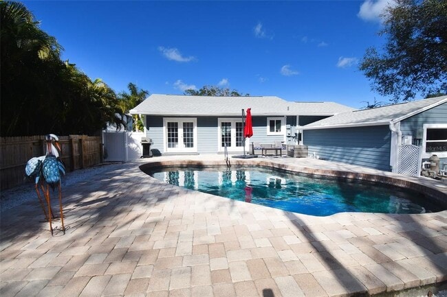 Building Photo - 2450 Hawthorne St