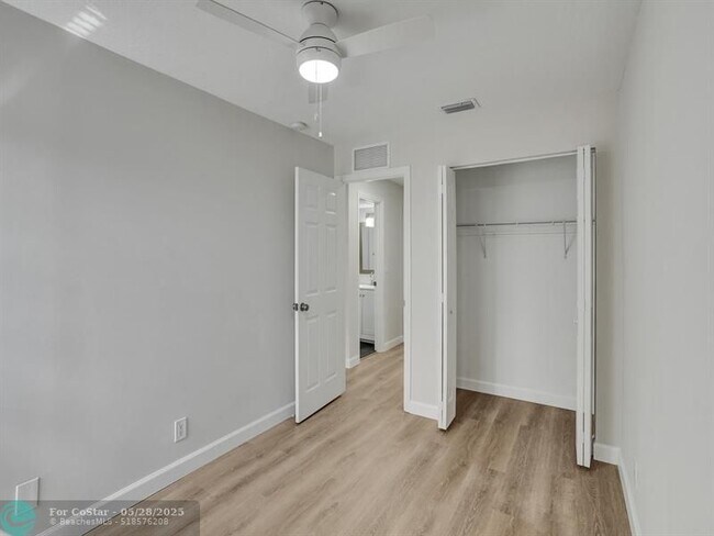 Building Photo - 8503 NW 35th Ct