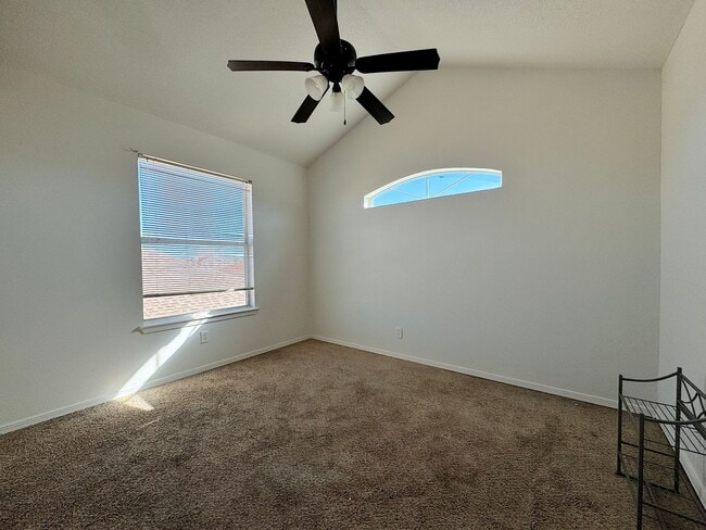 Building Photo - Northeast El Paso 3 Bed Refrig A/C