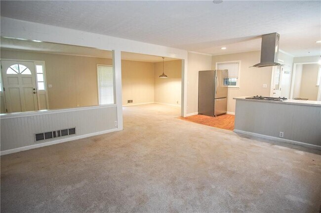 Building Photo - 2173 Holly Ct