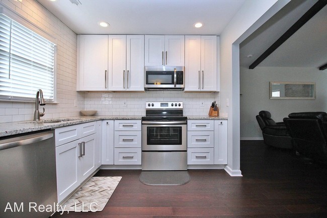 Building Photo - 3 br, 2 bath House - 6201 Thermal Rd