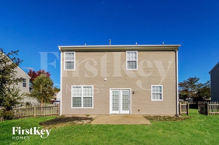 Building Photo - 225 Brycewood Dr