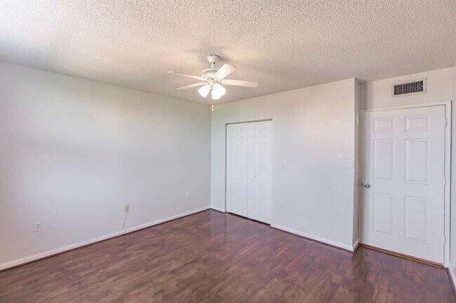 Building Photo - 651 Okeechobee Blvd