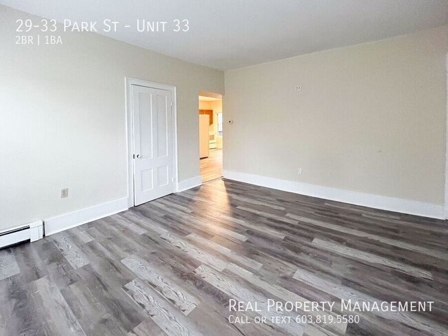 Building Photo - Pet-Friendly, Downtown 2-Bed with Heat and...