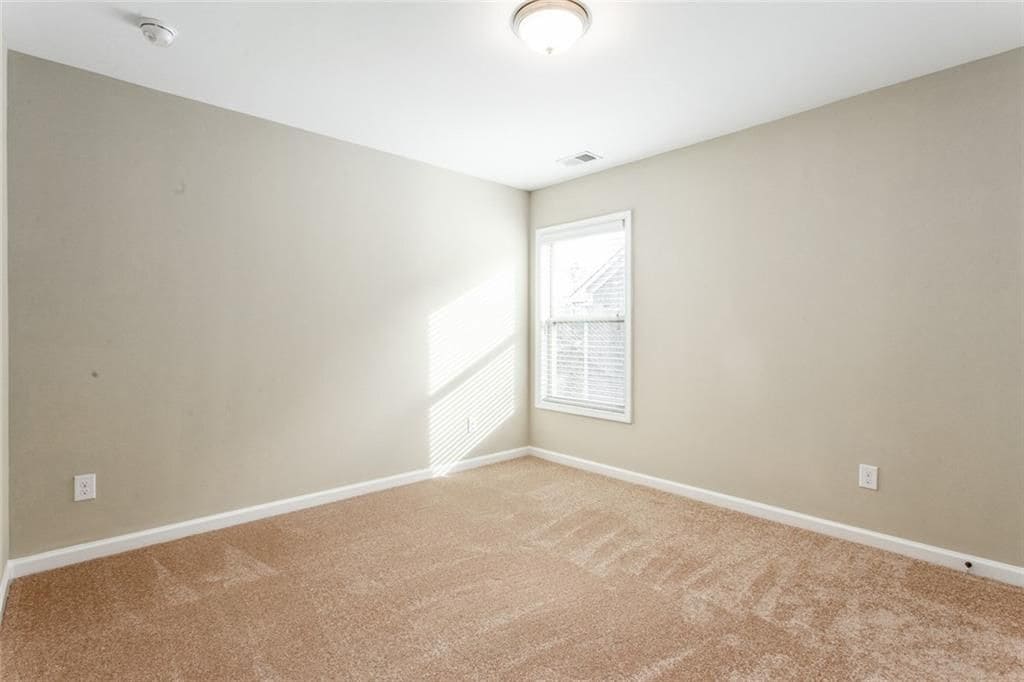 Building Photo - 2105 Greencrest Cir