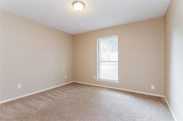 Building Photo - 708 Highland Park Dr