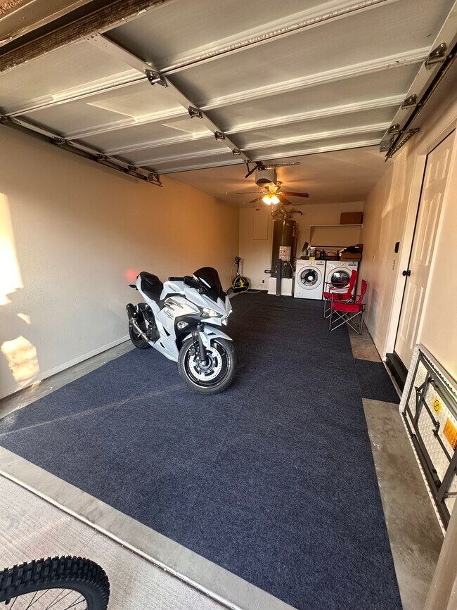 Building Photo - 93 Morning Sun Dr