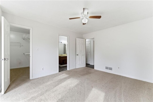 Building Photo - 2130 Fieldstone View Ct SE