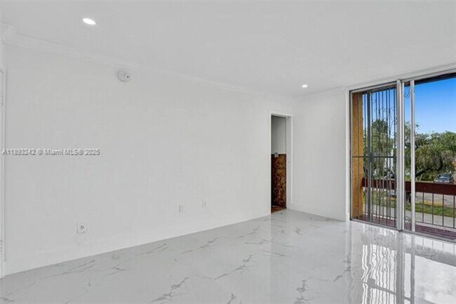 Building Photo - 606 NW 107th Ave