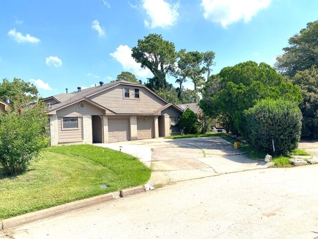 Building Photo - Affordable Duplex