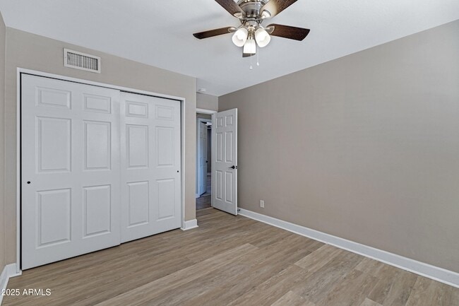 Building Photo - 110 W Del Rio Dr