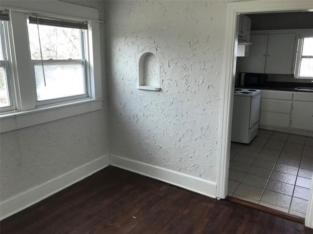 Building Photo - 813 W Eighth St