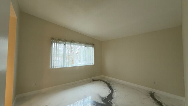 Building Photo - 4 Bedroom | 2.5 Bathroom | Single Family Home in Rosemont Available Now